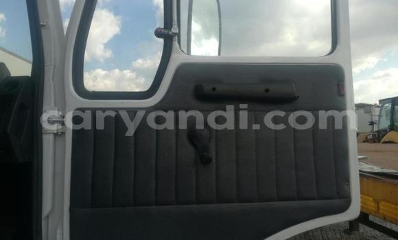 Acheter Occasion Utilitaire Mercedes–Benz 1213 Blanc à Chingola, Zambie Acheter Occasion Utilitaire Mercedes–Benz 1213 Blanc à Chingola, Zambie