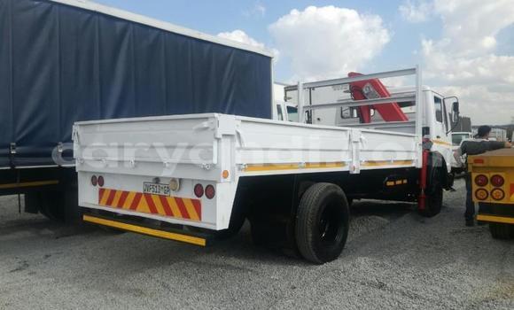 Acheter Occasion Utilitaire Mercedes–Benz 1213 Blanc à Chingola, Zambie Acheter Occasion Utilitaire Mercedes–Benz 1213 Blanc à Chingola, Zambie