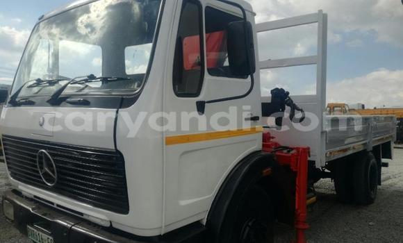 Acheter Occasion Utilitaire Mercedes–Benz 1213 Blanc à Chingola, Zambie Acheter Occasion Utilitaire Mercedes–Benz 1213 Blanc à Chingola, Zambie
