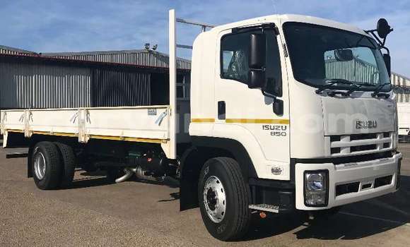 Buy Used Mitsubishi Fuso White Truck in Chingola in Zambia