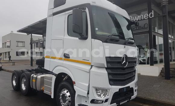 Buy Used Mercedes–Benz 2628 White Truck in Choma in Southern