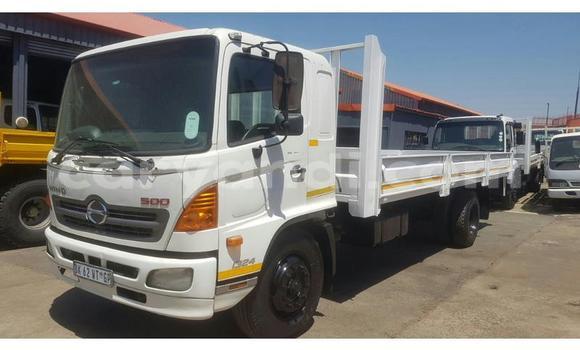 Buy Used Hino 300 Series White Truck in Choma in Southern Buy Used Hino 300 Series White Truck in Choma in Southern