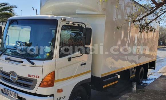 Buy Used Hino 300 Series White Truck in Choma in Southern Buy Used Hino 300 Series White Truck in Choma in Southern