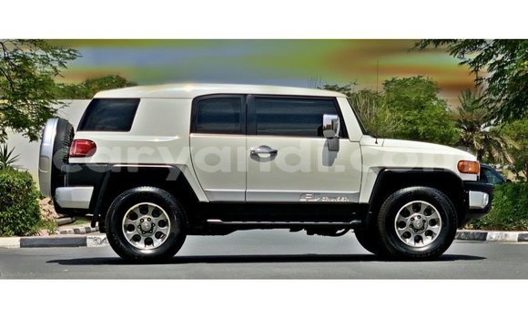 Buy Import Toyota FJ Cruiser White Car in Import - Dubai in Zambia Buy Import Toyota FJ Cruiser White Car in Import - Dubai in Zambia