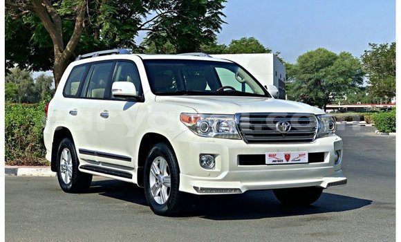 Acheter Import Voiture Toyota Land Cruiser Blanc à Import - Dubai, Zambie Acheter Import Voiture Toyota Land Cruiser Blanc à Import - Dubai, Zambie