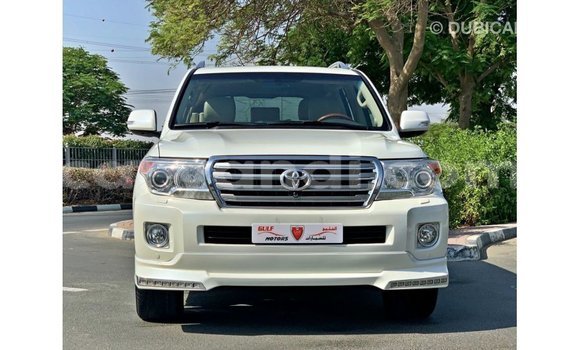 Acheter Import Voiture Toyota Land Cruiser Blanc à Import - Dubai, Zambie Acheter Import Voiture Toyota Land Cruiser Blanc à Import - Dubai, Zambie