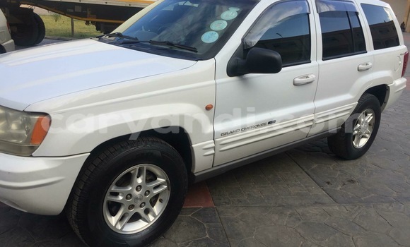 Acheter Occasion Voiture Jeep Grand Cherokee Blanc à Lusaka, Zambie Acheter Occasion Voiture Jeep Grand Cherokee Blanc à Lusaka, Zambie