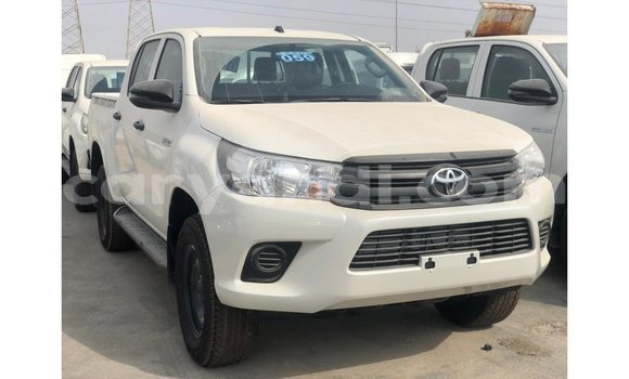 Buy Import Toyota Hilux White Car in Import - Dubai in Zambia
