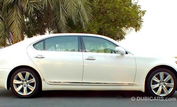 Acheter Import Voiture Lexus LS Blanc à Import - Dubai, Zambie Acheter Import Voiture Lexus LS Blanc à Import - Dubai, Zambie