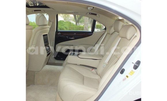 Acheter Import Voiture Lexus LS Blanc à Import - Dubai, Zambie Acheter Import Voiture Lexus LS Blanc à Import - Dubai, Zambie