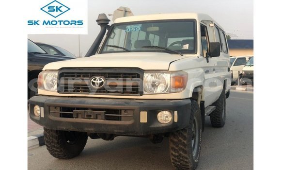 Buy Import Toyota Land Cruiser White Car in Import - Dubai in Zambia