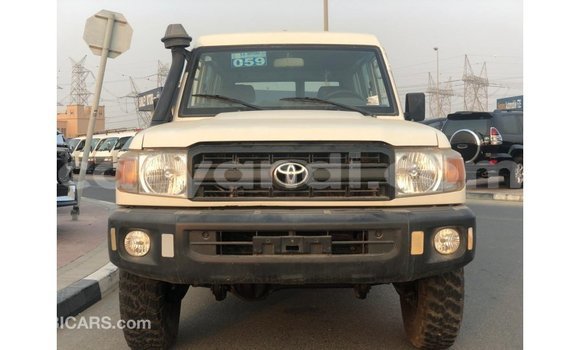 Tenga Imported Toyota Land Cruiser Chena Mota in Import - Dubai in Zambia Tenga Imported Toyota Land Cruiser Chena Mota in Import - Dubai in Zambia