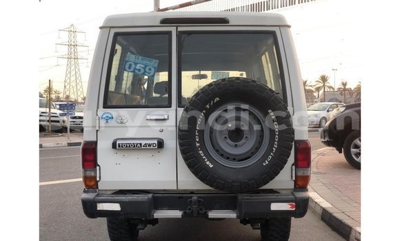 Tenga Imported Toyota Land Cruiser Chena Mota in Import - Dubai in Zambia Tenga Imported Toyota Land Cruiser Chena Mota in Import - Dubai in Zambia