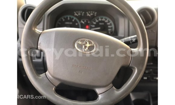 Tenga Imported Toyota Land Cruiser Chena Mota in Import - Dubai in Zambia Tenga Imported Toyota Land Cruiser Chena Mota in Import - Dubai in Zambia