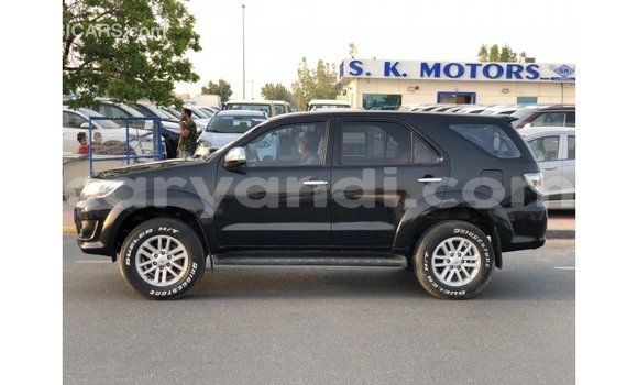 Nunua Imported Toyota Fortuner Nyeusi Gari ndani ya Import - Dubai nchini Zambia Nunua Imported Toyota Fortuner Nyeusi Gari ndani ya Import - Dubai nchini Zambia