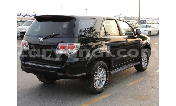 Nunua Imported Toyota Fortuner Nyeusi Gari ndani ya Import - Dubai nchini Zambia Nunua Imported Toyota Fortuner Nyeusi Gari ndani ya Import - Dubai nchini Zambia