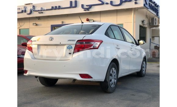 Nunua Imported Toyota Yaris Nyeupe Gari ndani ya Import - Dubai nchini Zambia Nunua Imported Toyota Yaris Nyeupe Gari ndani ya Import - Dubai nchini Zambia