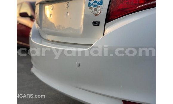 Nunua Imported Toyota Yaris Nyeupe Gari ndani ya Import - Dubai nchini Zambia Nunua Imported Toyota Yaris Nyeupe Gari ndani ya Import - Dubai nchini Zambia