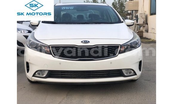 Acheter Import Voiture Kia Cerato Blanc à Import - Dubai, Zambie