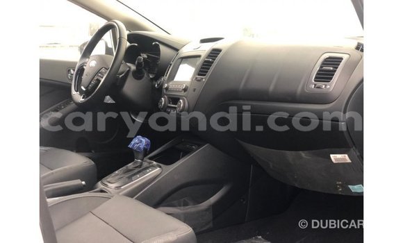 Nunua Imported Kia Cerato Nyeupe Gari ndani ya Import - Dubai nchini Zambia Nunua Imported Kia Cerato Nyeupe Gari ndani ya Import - Dubai nchini Zambia
