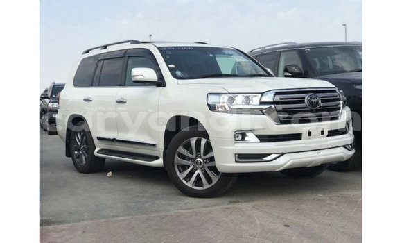 Tenga Imported Toyota Land Cruiser Chena Mota in Import - Dubai in Zambia