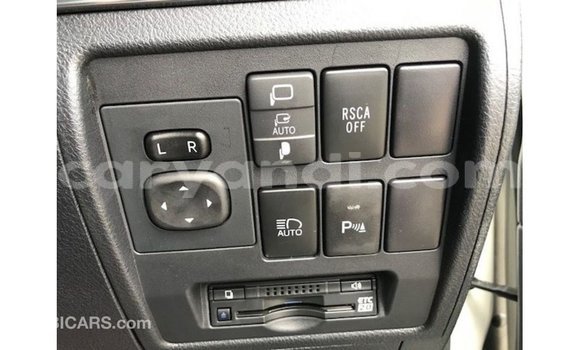 Tenga Imported Toyota Land Cruiser Chena Mota in Import - Dubai in Zambia Tenga Imported Toyota Land Cruiser Chena Mota in Import - Dubai in Zambia