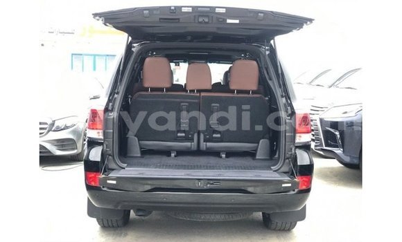 Nunua Imported Toyota Land Cruiser Nyeusi Gari ndani ya Import - Dubai nchini Zambia Nunua Imported Toyota Land Cruiser Nyeusi Gari ndani ya Import - Dubai nchini Zambia