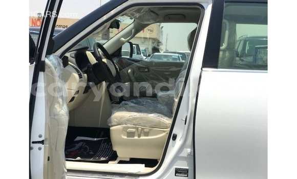 Nunua Imported Nissan Patrol Nyeupe Gari ndani ya Import - Dubai nchini Zambia Nunua Imported Nissan Patrol Nyeupe Gari ndani ya Import - Dubai nchini Zambia