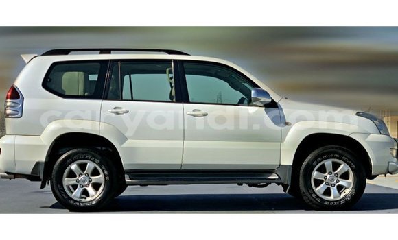 Acheter Import Voiture Toyota Prado Blanc à Import - Dubai, Zambie Acheter Import Voiture Toyota Prado Blanc à Import - Dubai, Zambie
