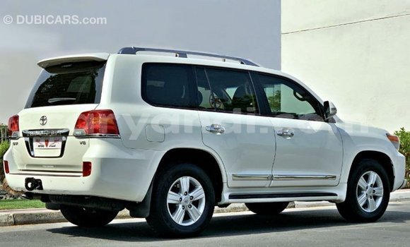 Acheter Import Voiture Toyota Land Cruiser Blanc à Import - Dubai, Zambie Acheter Import Voiture Toyota Land Cruiser Blanc à Import - Dubai, Zambie