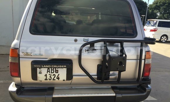 Acheter Occasion Voiture Toyota Land Cruiser Gris à Lusaka, Zambie Acheter Occasion Voiture Toyota Land Cruiser Gris à Lusaka, Zambie