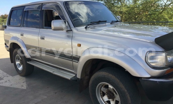 Acheter Occasion Voiture Toyota Land Cruiser Gris à Lusaka, Zambie Acheter Occasion Voiture Toyota Land Cruiser Gris à Lusaka, Zambie