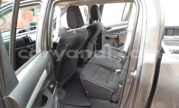 Acheter Occasion Voiture Toyota Hilux Noir à Lusaka, Zambie Acheter Occasion Voiture Toyota Hilux Noir à Lusaka, Zambie