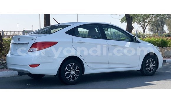 Acheter Import Voiture Hyundai Accent Blanc à Import - Dubai, Zambie Acheter Import Voiture Hyundai Accent Blanc à Import - Dubai, Zambie