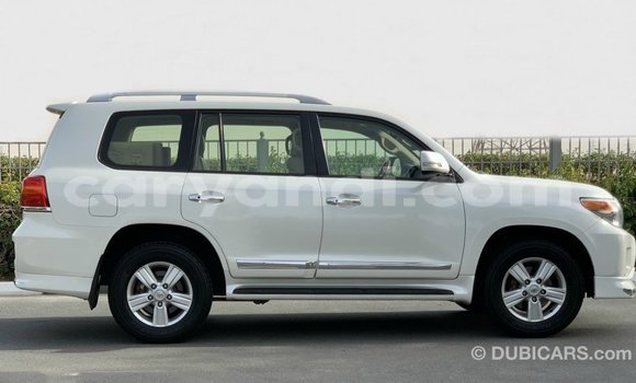 Acheter Import Voiture Toyota Land Cruiser Blanc à Import - Dubai, Zambie Acheter Import Voiture Toyota Land Cruiser Blanc à Import - Dubai, Zambie