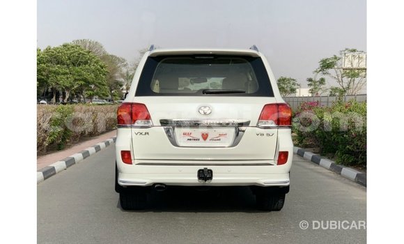 Acheter Import Voiture Toyota Land Cruiser Blanc à Import - Dubai, Zambie Acheter Import Voiture Toyota Land Cruiser Blanc à Import - Dubai, Zambie