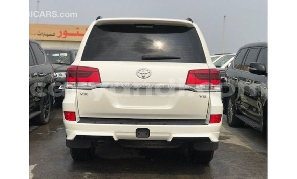 Acheter Import Voiture Toyota Land Cruiser Blanc à Import - Dubai, Zambie Acheter Import Voiture Toyota Land Cruiser Blanc à Import - Dubai, Zambie