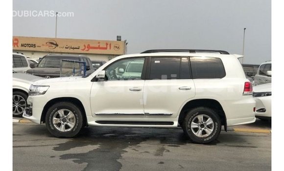 Acheter Import Voiture Toyota Land Cruiser Blanc à Import - Dubai, Zambie Acheter Import Voiture Toyota Land Cruiser Blanc à Import - Dubai, Zambie