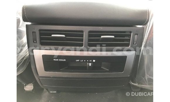 Acheter Import Voiture Toyota Land Cruiser Blanc à Import - Dubai, Zambie Acheter Import Voiture Toyota Land Cruiser Blanc à Import - Dubai, Zambie