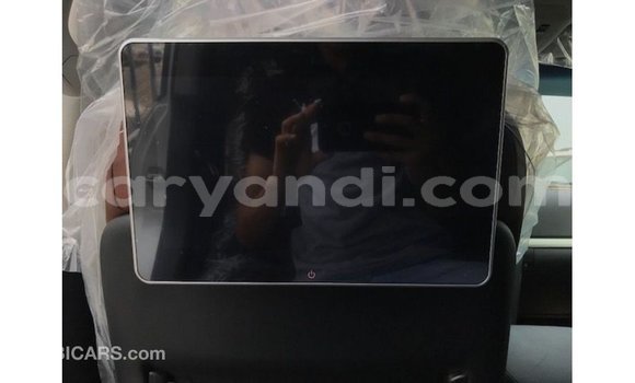 Acheter Import Voiture Toyota Land Cruiser Blanc à Import - Dubai, Zambie Acheter Import Voiture Toyota Land Cruiser Blanc à Import - Dubai, Zambie