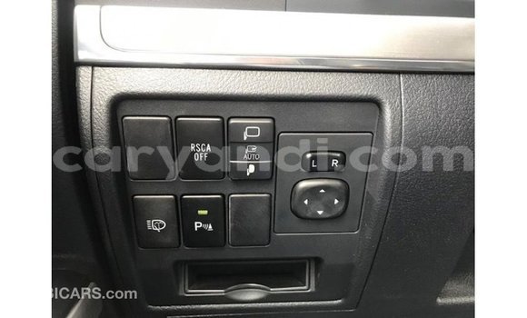 Acheter Import Voiture Toyota Land Cruiser Blanc à Import - Dubai, Zambie Acheter Import Voiture Toyota Land Cruiser Blanc à Import - Dubai, Zambie