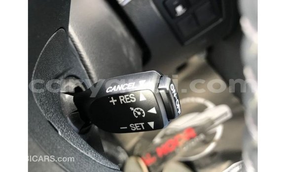 Acheter Import Voiture Toyota Land Cruiser Blanc à Import - Dubai, Zambie Acheter Import Voiture Toyota Land Cruiser Blanc à Import - Dubai, Zambie