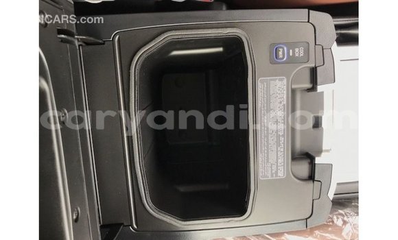 Acheter Import Voiture Toyota Land Cruiser Blanc à Import - Dubai, Zambie Acheter Import Voiture Toyota Land Cruiser Blanc à Import - Dubai, Zambie