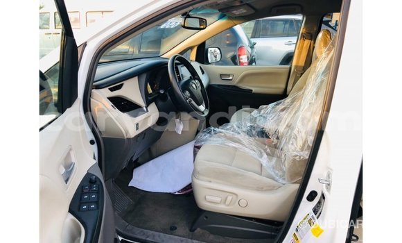Buy Import Toyota Sienna White Car in Import - Dubai in Zambia Buy Import Toyota Sienna White Car in Import - Dubai in Zambia
