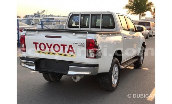 Acheter Import Voiture Toyota Hilux Blanc à Import - Dubai, Zambie Acheter Import Voiture Toyota Hilux Blanc à Import - Dubai, Zambie