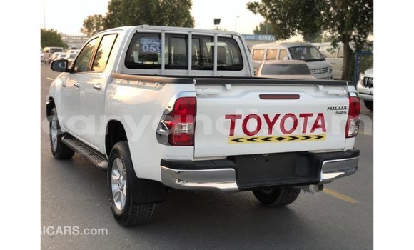 Acheter Import Voiture Toyota Hilux Blanc à Import - Dubai, Zambie Acheter Import Voiture Toyota Hilux Blanc à Import - Dubai, Zambie