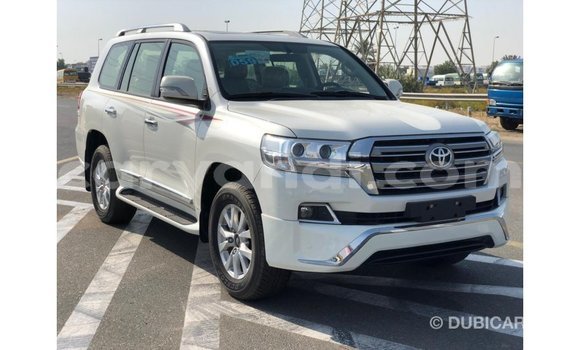 Nunua Imported Toyota Land Cruiser Nyeupe Gari ndani ya Import - Dubai nchini Zambia Nunua Imported Toyota Land Cruiser Nyeupe Gari ndani ya Import - Dubai nchini Zambia