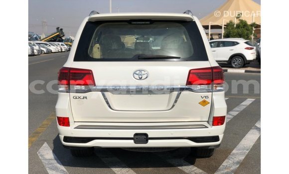Nunua Imported Toyota Land Cruiser Nyeupe Gari ndani ya Import - Dubai nchini Zambia Nunua Imported Toyota Land Cruiser Nyeupe Gari ndani ya Import - Dubai nchini Zambia