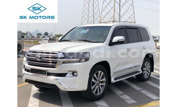 Tenga Imported Toyota Land Cruiser Chena Mota in Import - Dubai in Zambia
