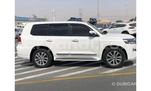 Nunua Imported Toyota Land Cruiser Nyeupe Gari ndani ya Import - Dubai nchini Zambia Nunua Imported Toyota Land Cruiser Nyeupe Gari ndani ya Import - Dubai nchini Zambia